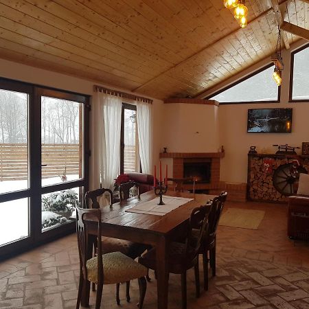 Sura Lu' Vasile. Bed & Breakfast Crivina  Luaran gambar