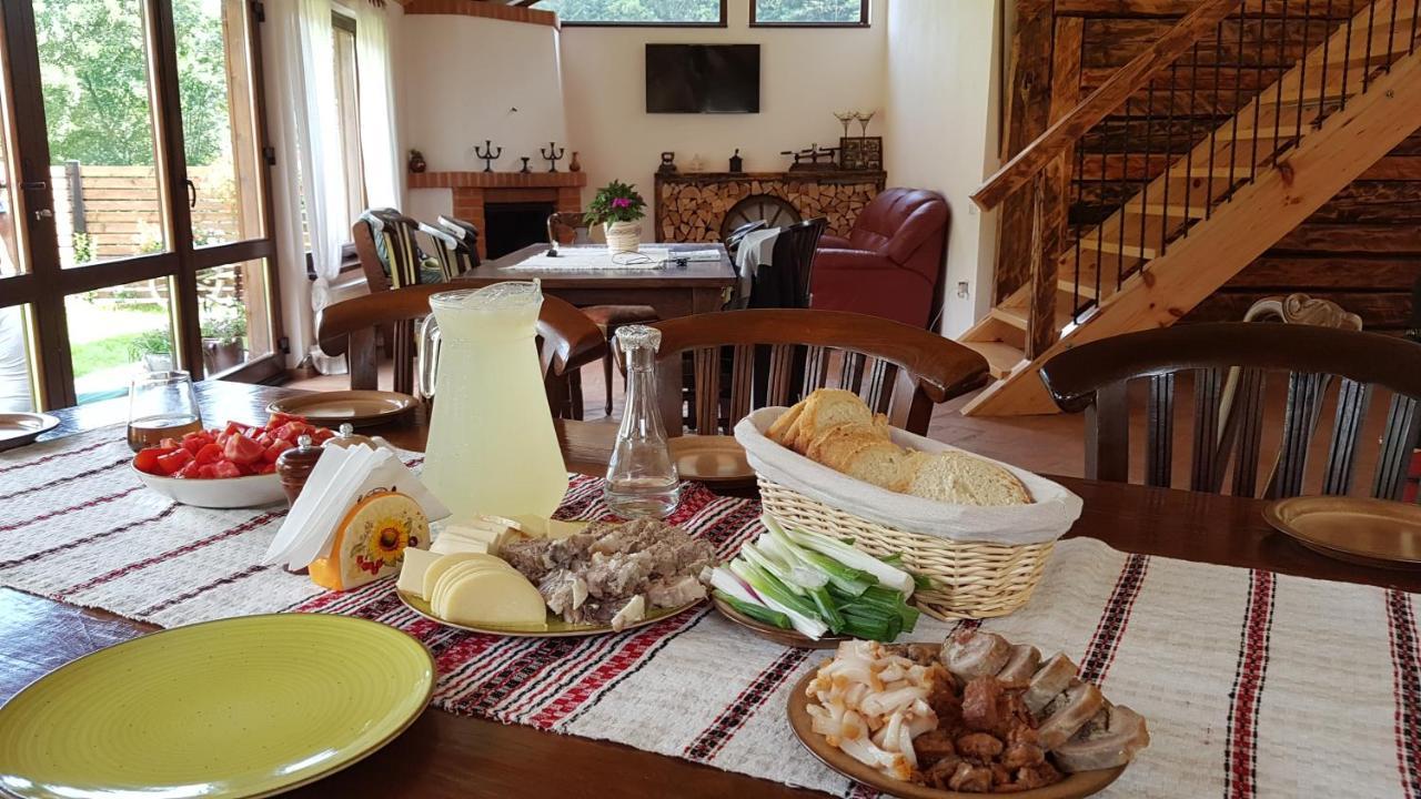 Sura Lu' Vasile. Bed & Breakfast Crivina  Luaran gambar